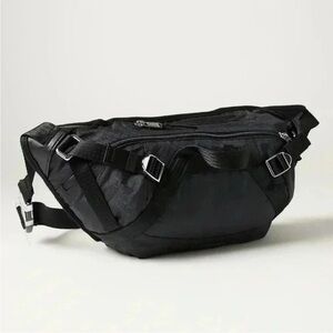 Athleta Excursion Large Waist Bag, bum bag, fanny pack.